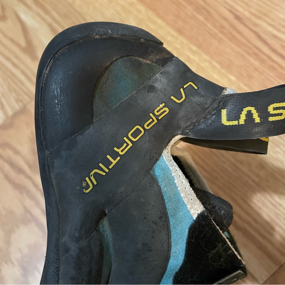 La Sportiva Miura Rock Climbing Shoes - Picture 3 of 6